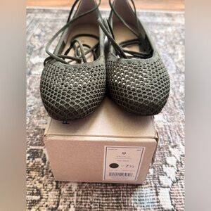 Rothy’s vert mesh square wrap